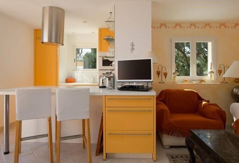 شقة كومفورت غرفة نوم واحدة, La Tarentane