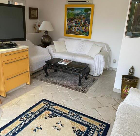 شقة كومفورت غرفة نوم واحدة, La Tarentane