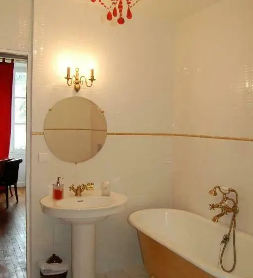 Perhesviitti, La Villa Champagne Ployez Jacquemart