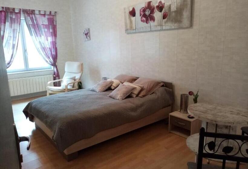 חדר משפחתי, Le Chalet Des Vignes