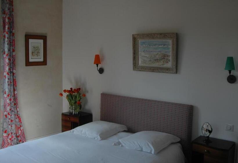 غرفة عائلية, Le Clos De L Abbaye