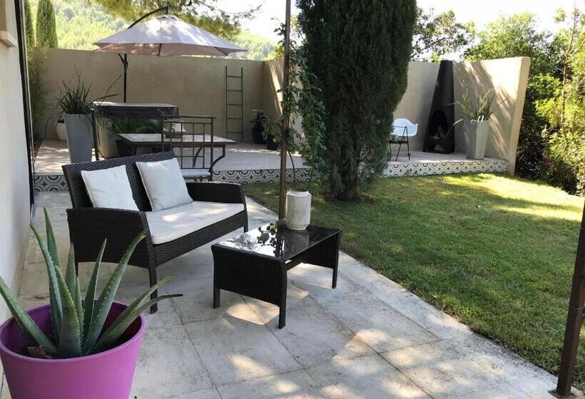 חדר סטנדרט עם ג'קוזי, Le Clos De La Chèvre Sud