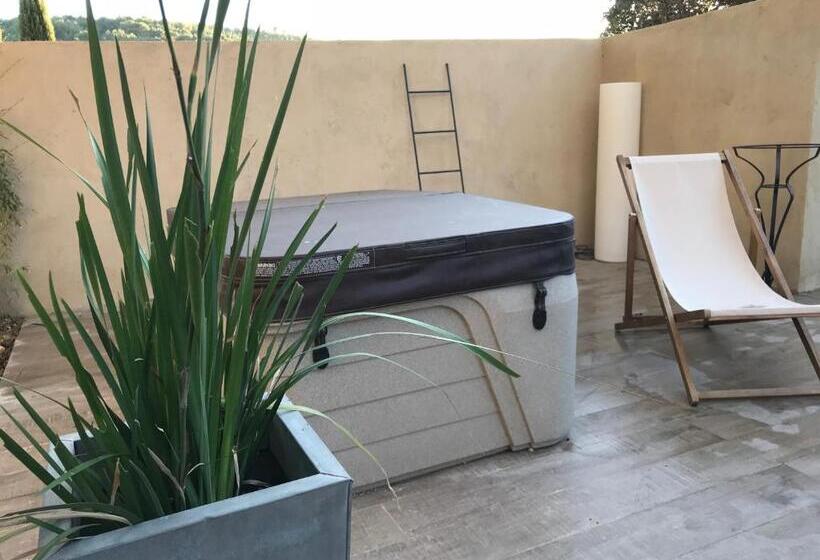 חדר סטנדרט עם ג'קוזי, Le Clos De La Chèvre Sud