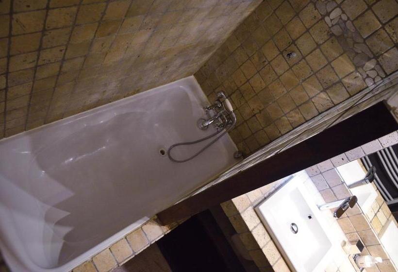 סוויטה, Les Terrasses De Castelnau