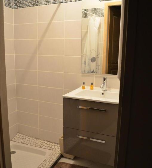 스탠다드 스튜디오, Les Terrasses De Castelnau