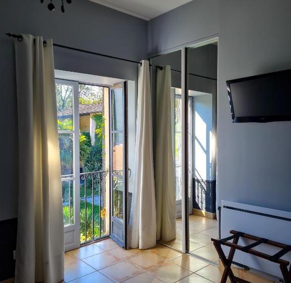 غرفة قياسية, Lyon Faubourg   Saint Priest