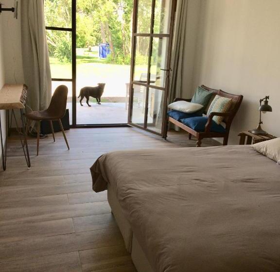 Номер Стандарт Вид на Сад, Mas De Bouvet En Camargue