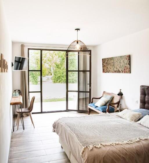 Номер Стандарт Вид на Сад, Mas De Bouvet En Camargue