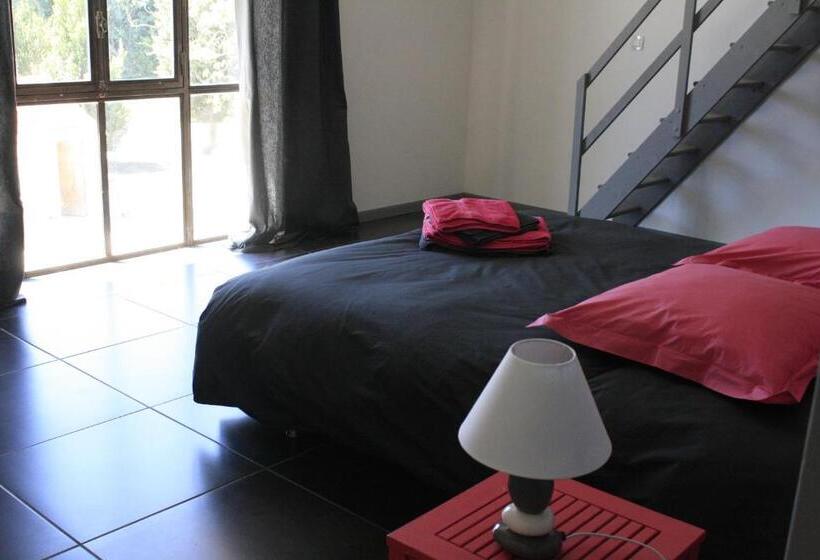 Семейный Номер, Mas De Bouvet En Camargue