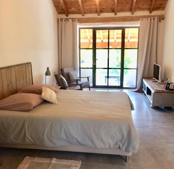 Номер Стандарт с Балконом, Mas De Bouvet En Camargue