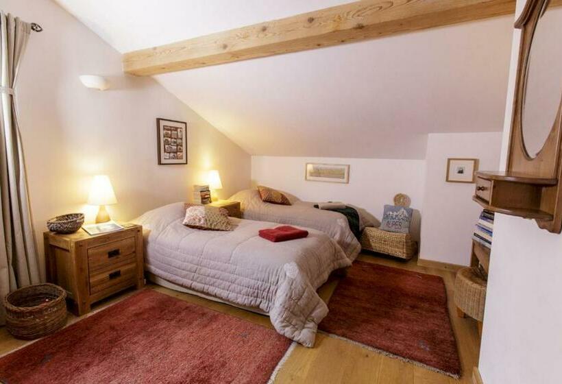 اتاق عادی, The Guest House