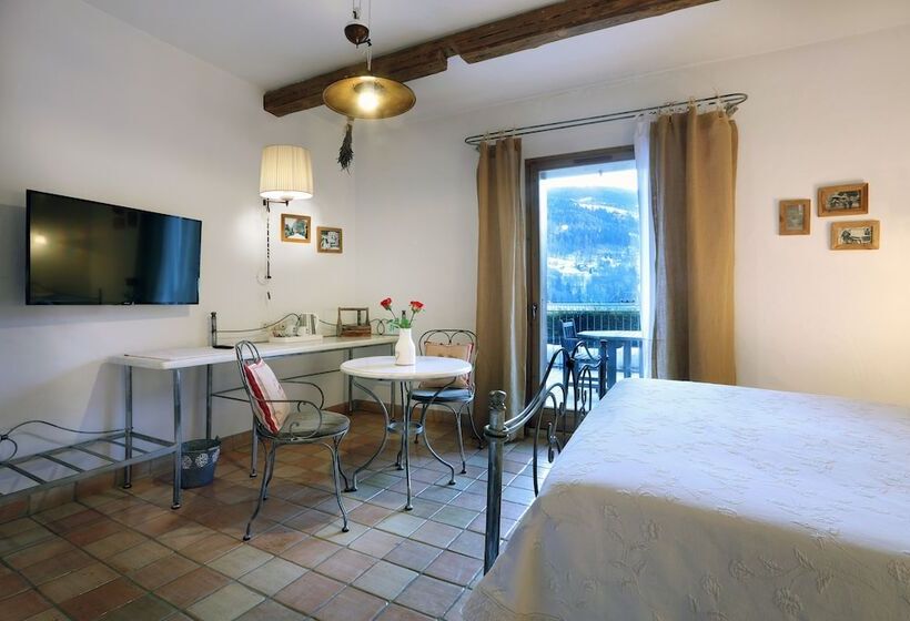 带山景的高级间, Autantic