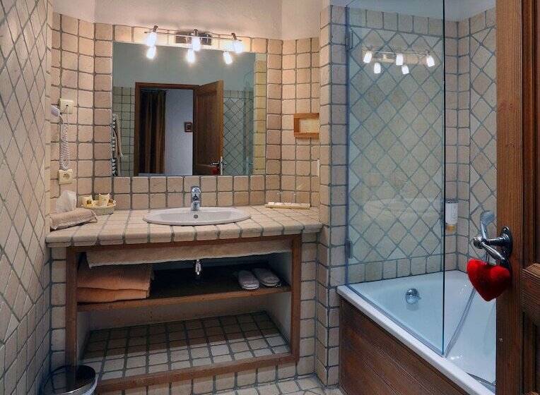 带山景的高级间, Autantic