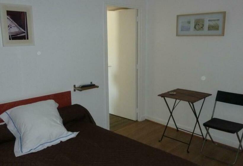 스탠다드 룸, De L'avenue