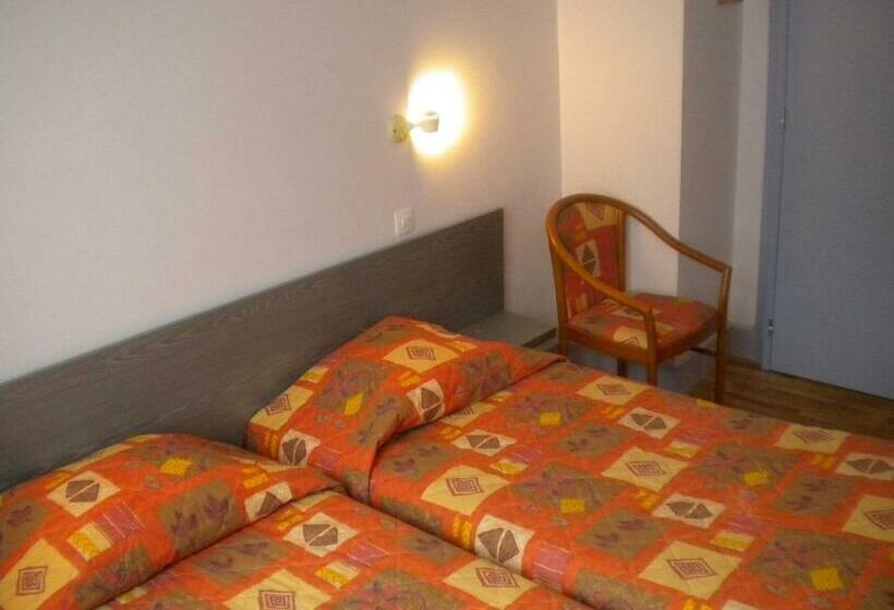 غرفة قياسية ثلاثية, Hôtel Du Ladhof