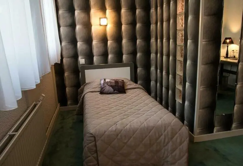 Standard Kolmen Hengen Huone, Hôtel Karène