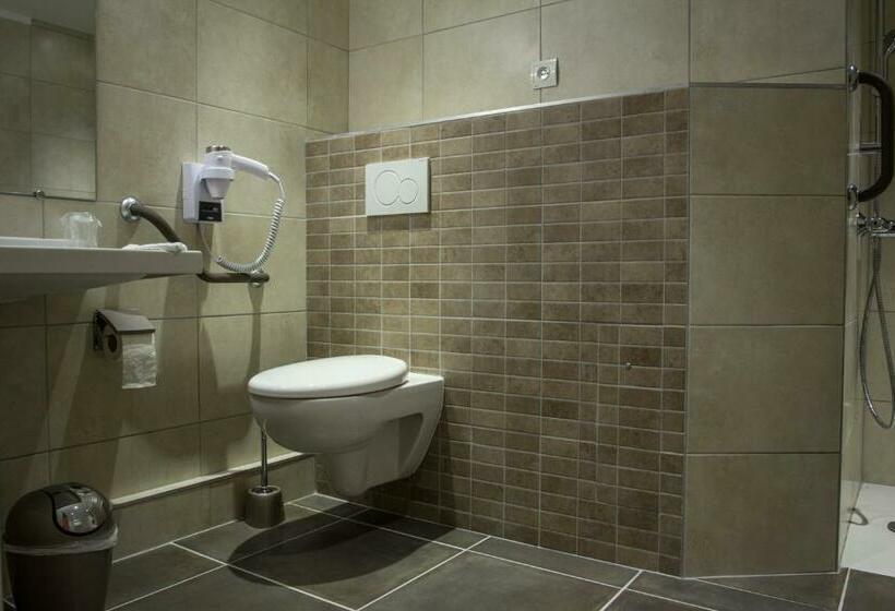 Standard Room Adapted for people with reduced mobility, Hôtel Karène