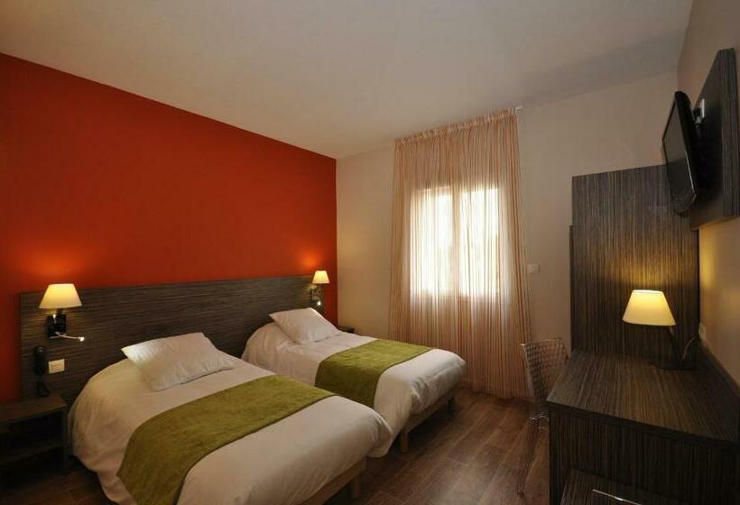 غرفة قياسية, Le Caiman