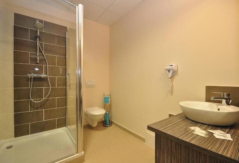 غرفة قياسية ثلاثية, Le Caiman