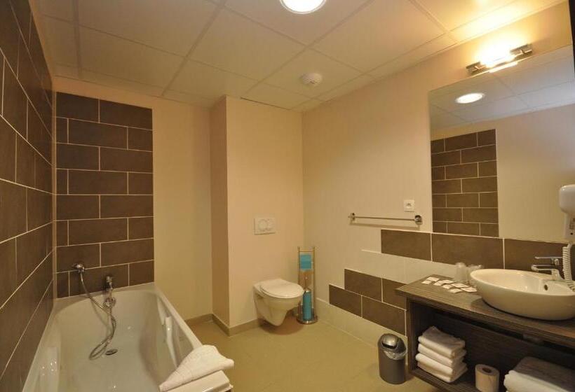 غرفة بيزنس, Le Caiman