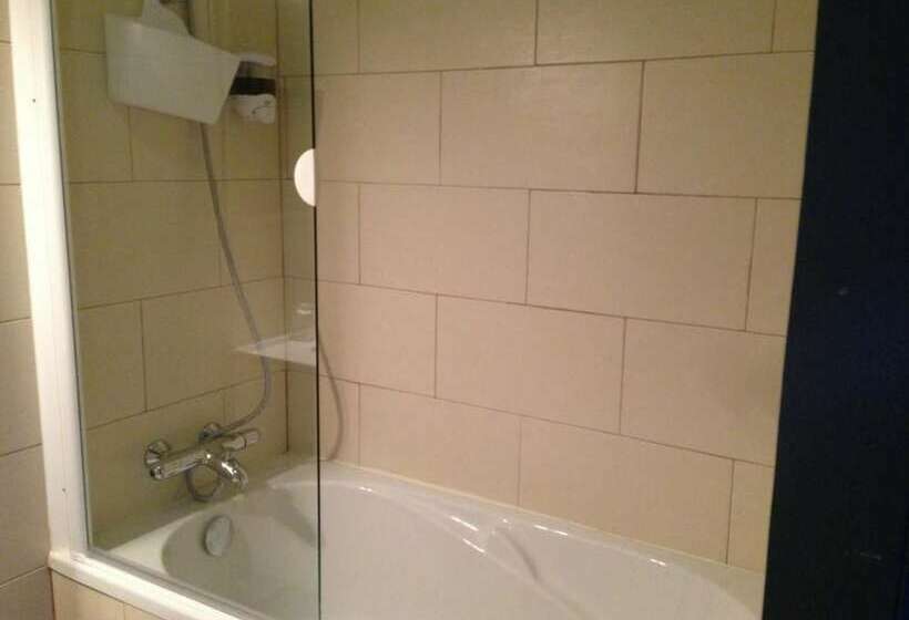 غرفة قياسية, Le Neptune