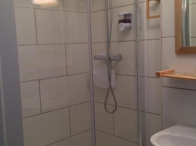 غرفة قياسية, Le Neptune