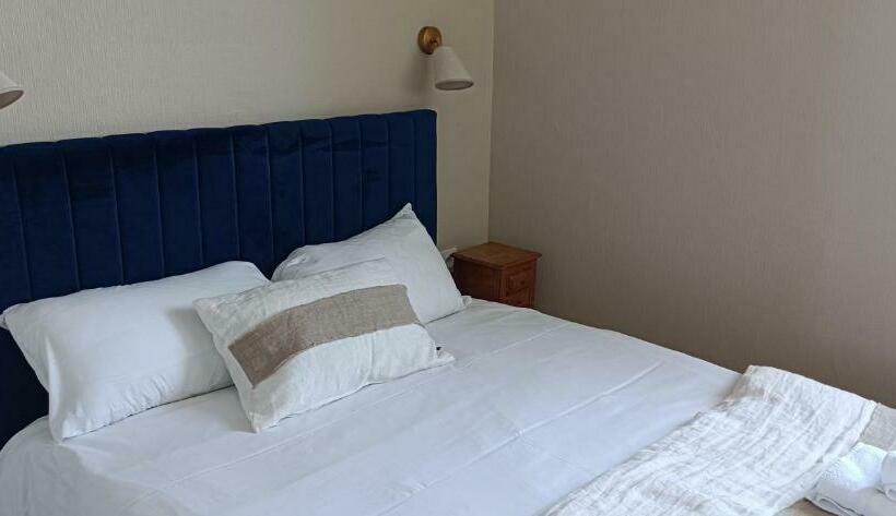 غرفة قياسية, Le Neptune