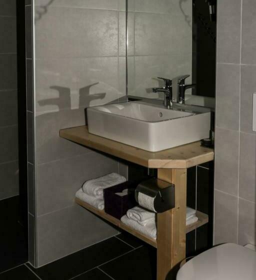 エコノミールーム, Les Olivades