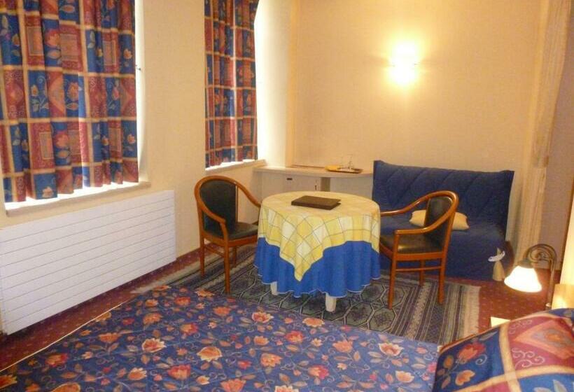 غرفة قياسية, Les Reflets Jaunes