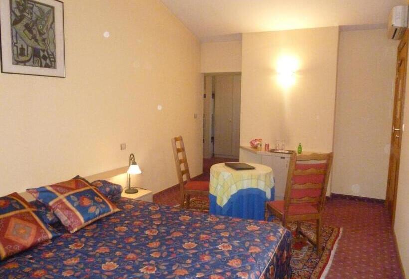 جناح عائلي, Les Reflets Jaunes