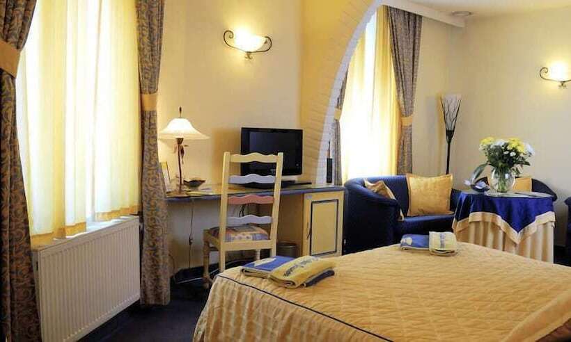 جناح عائلي, Les Reflets Jaunes