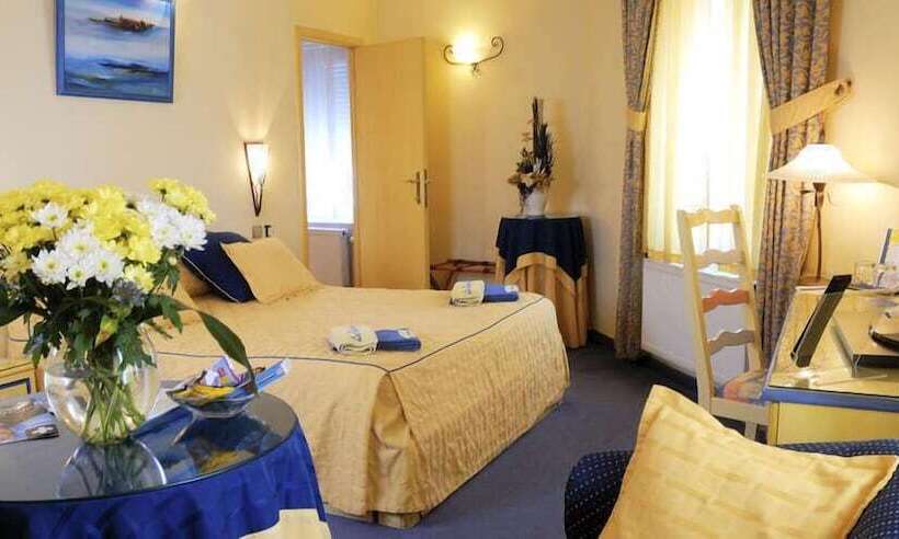 جناح إدارى, Les Reflets Jaunes