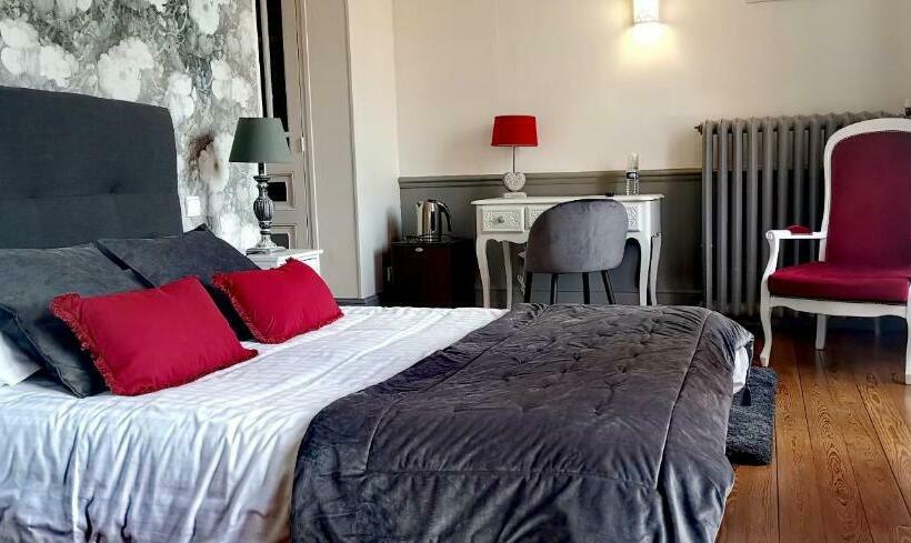 غرفة سوبيريور, Logis Hotel La Tourelle Du Beffroi