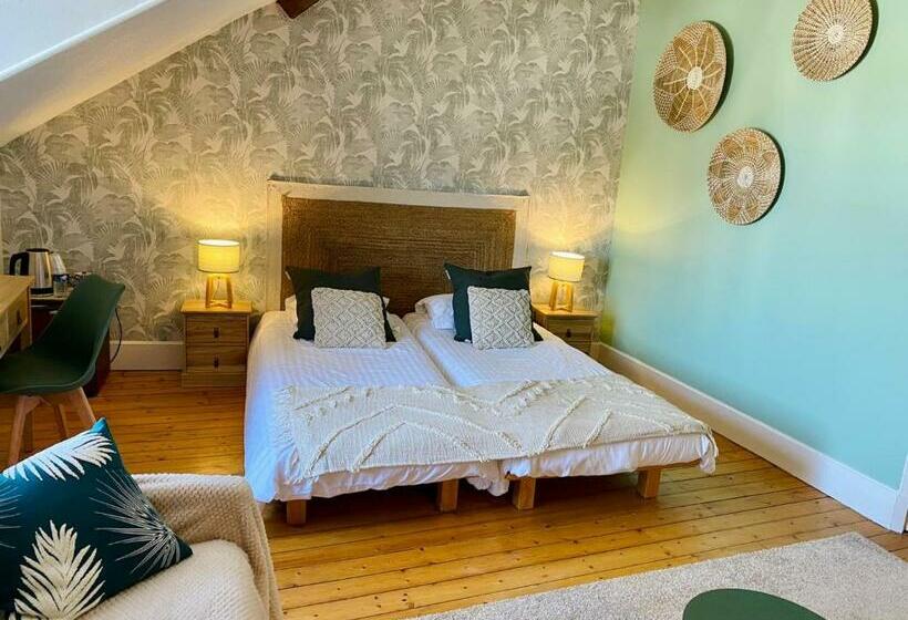 غرفة عائلية, Logis Hotel La Tourelle Du Beffroi