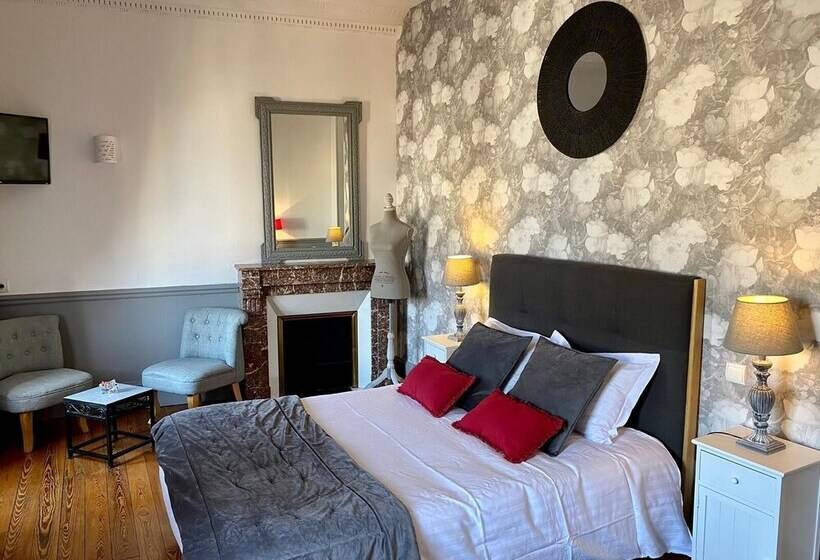 غرفة سوبيريور, Logis Hotel La Tourelle Du Beffroi