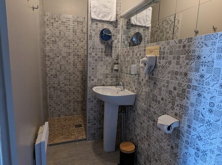 غرفة عائلية, Logis Hotel La Tourelle Du Beffroi