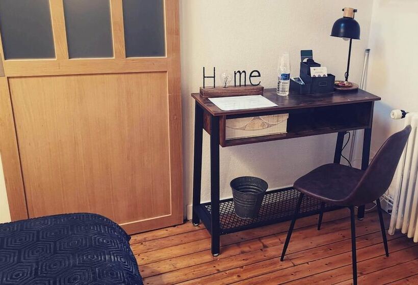 غرفة قياسية, Logis Hotel La Tourelle Du Beffroi