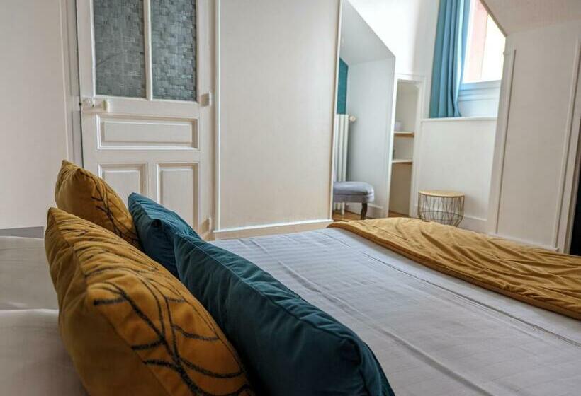 غرفة قياسية, Logis Hotel La Tourelle Du Beffroi