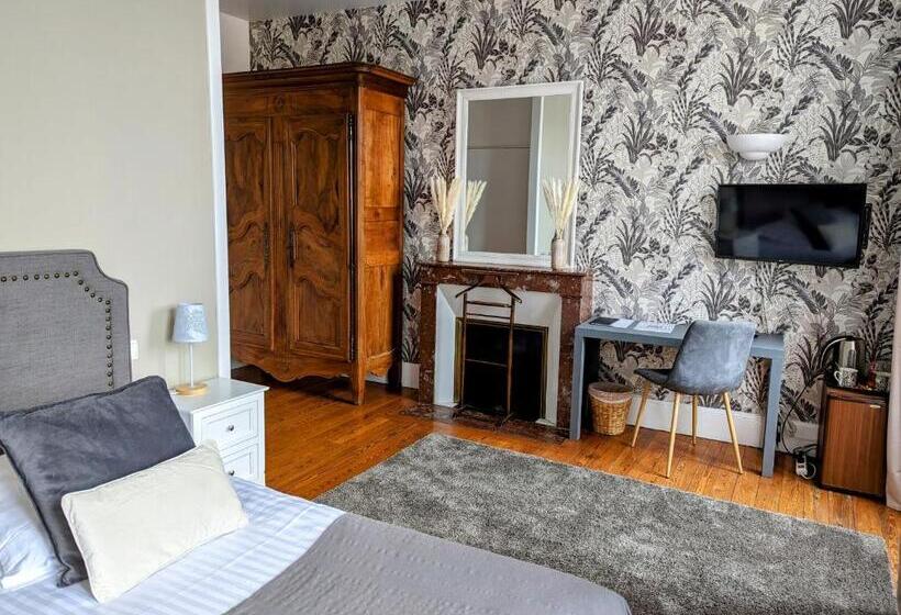 غرفة قياسية, Logis Hotel La Tourelle Du Beffroi