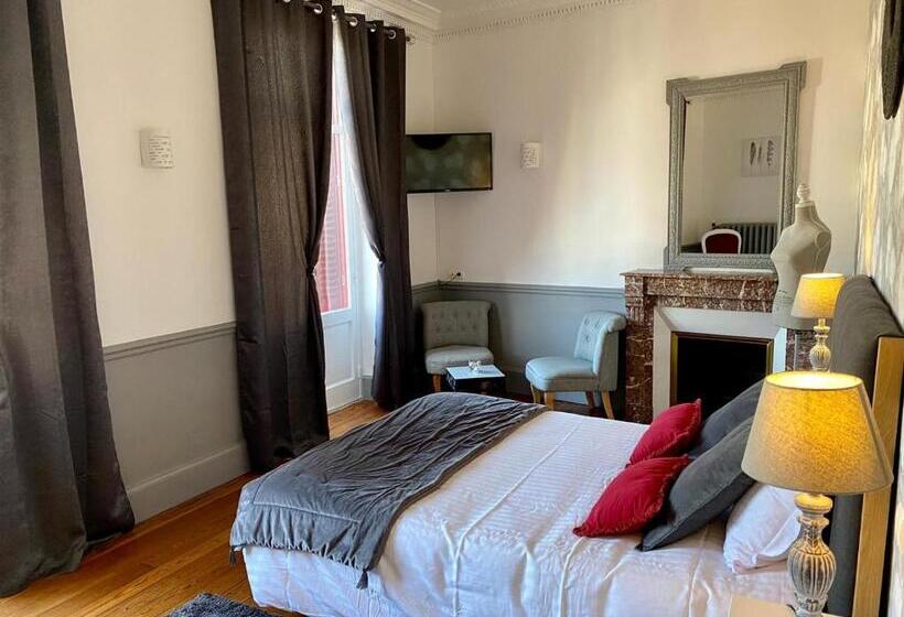 غرفة سوبيريور, Logis Hotel La Tourelle Du Beffroi