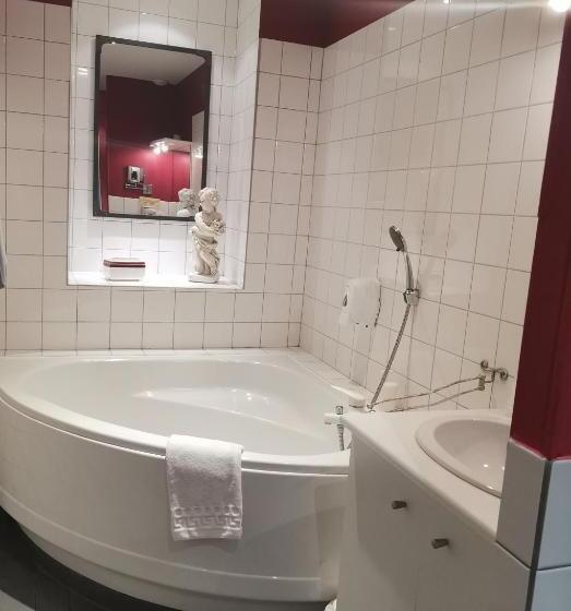 غرفة سوبيريور, Logis Hotel La Tourelle Du Beffroi