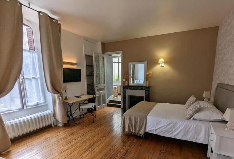 Семейный Номер, Logis Hotel La Tourelle Du Beffroi