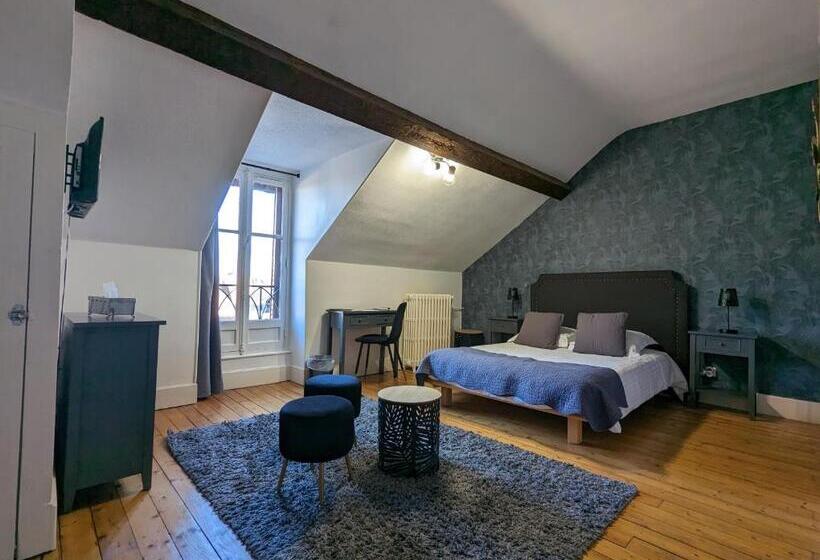 غرفة عائلية, Logis Hotel La Tourelle Du Beffroi