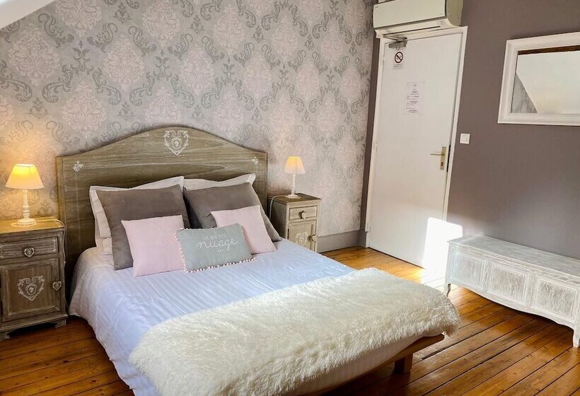 غرفة قياسية, Logis Hotel La Tourelle Du Beffroi