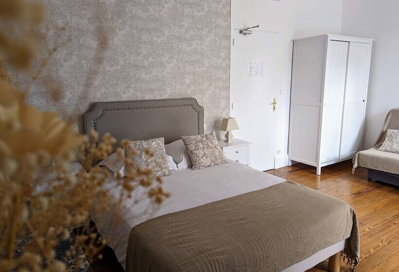 Семейный Номер, Logis Hotel La Tourelle Du Beffroi