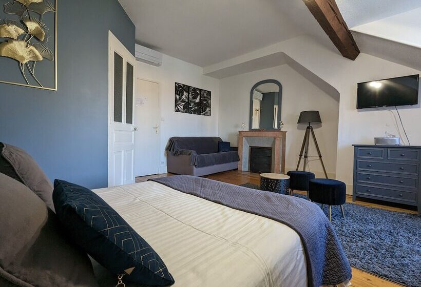 Семейный Номер, Logis Hotel La Tourelle Du Beffroi