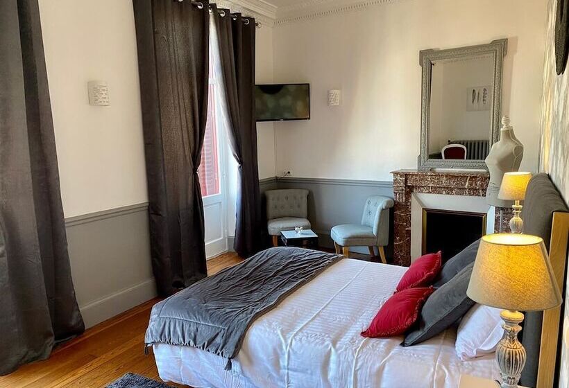 غرفة سوبيريور, Logis Hotel La Tourelle Du Beffroi