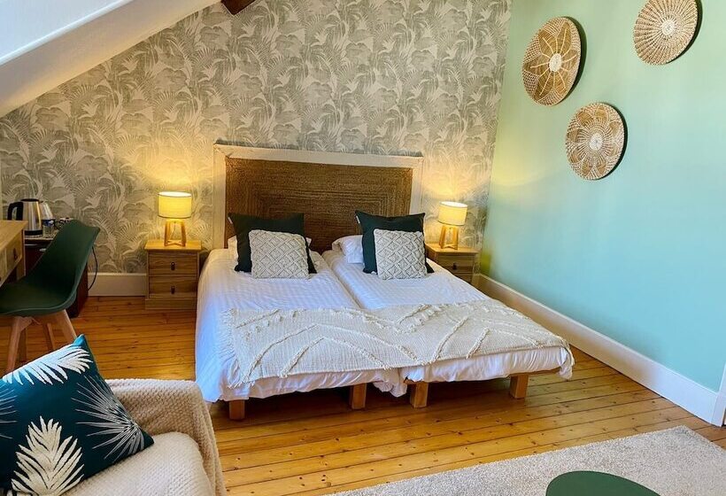 غرفة عائلية, Logis Hotel La Tourelle Du Beffroi