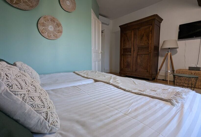 Семейный Номер, Logis Hotel La Tourelle Du Beffroi