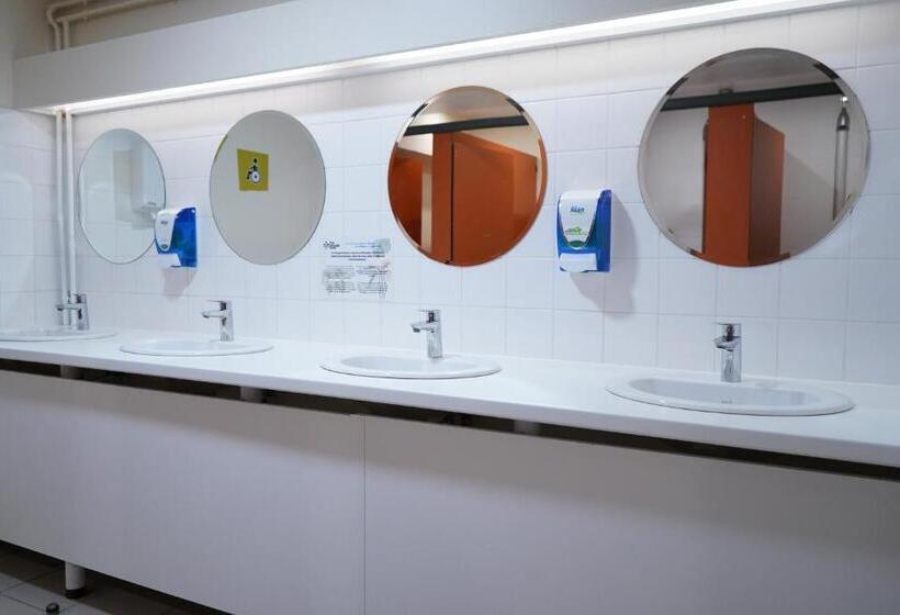 חדר סטנדרט חדר אמבטיה משותף, The People   Lille